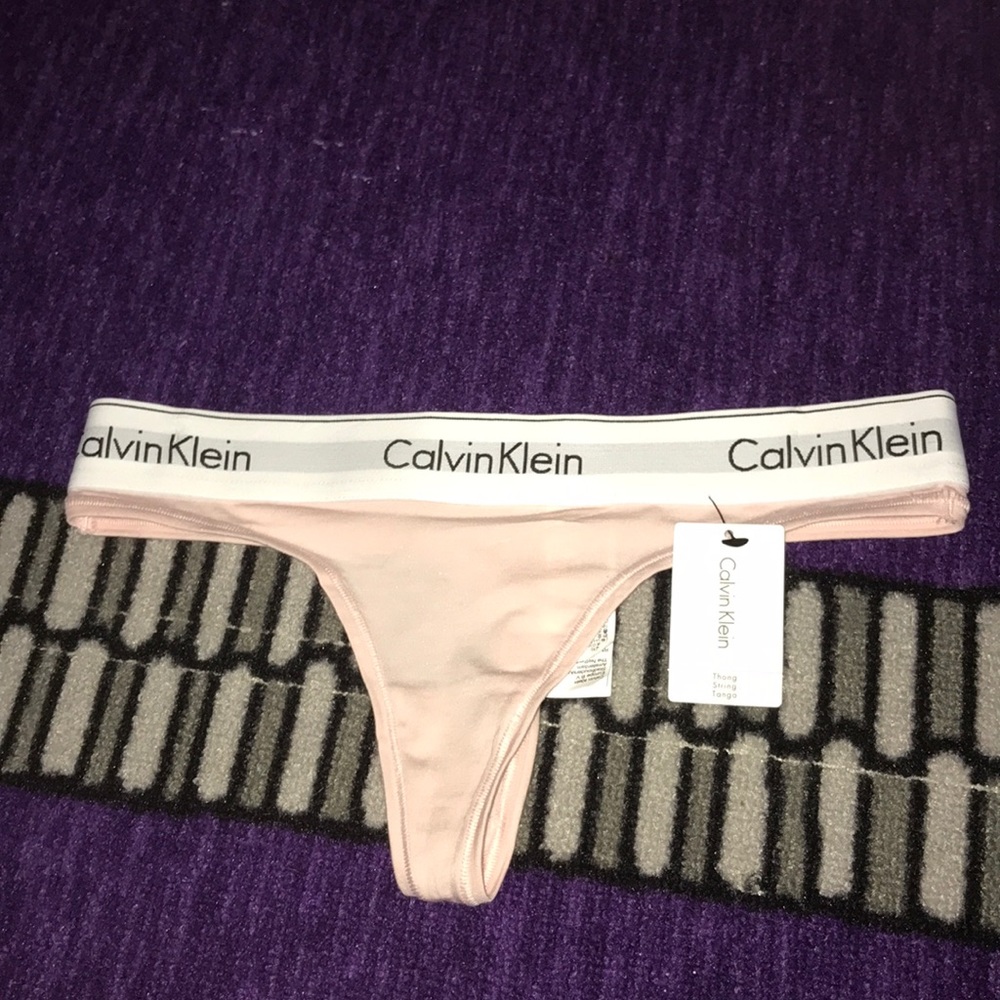 XS NEW WITH TAGS calvin Klein thong